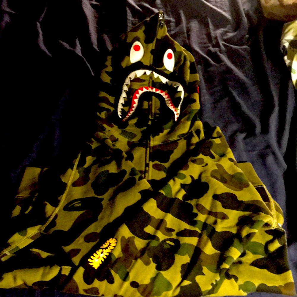 BAPE sz L PONR hoodie—no bag